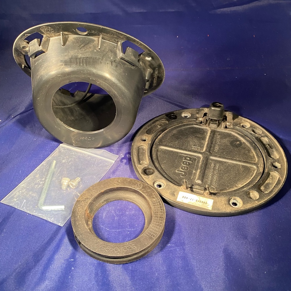 Jeep Fuel Filler Cove Preowned - Picture 2 of 5